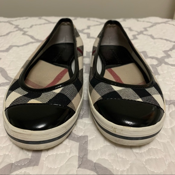 Burberry Patent/Canvas Flats - Picture 2 of 7